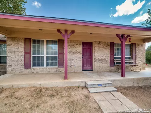 4979 Fm 1343, Devine, TX 78016