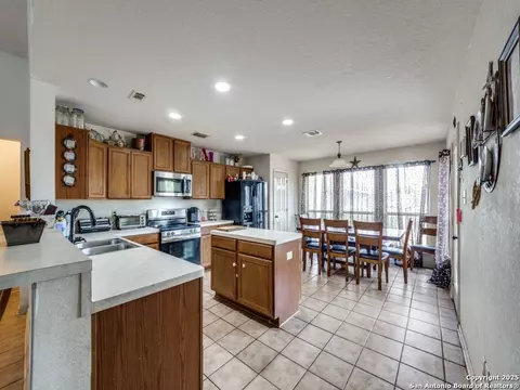 Kitchen - 4979 Fm 1343, Devine, TX 78016 photo 1 of 4