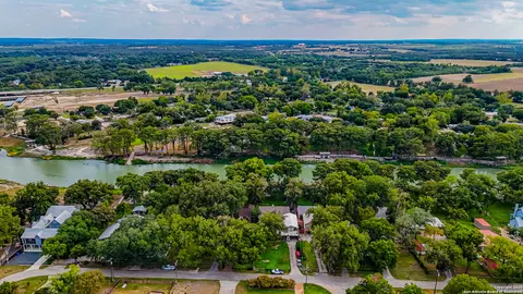 111 Tabler, Seguin, TX 78155