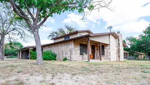 208 Crockett, Brackettville, TX 78832
