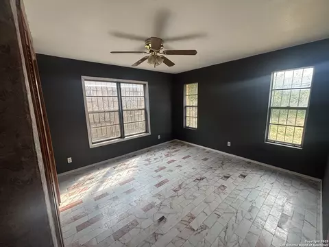Other - 205 Sunset Loop, Laredo, TX 78046 photo 4 of 11