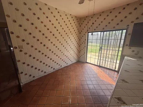 Other - 205 Sunset Loop, Laredo, TX 78046 photo 6 of 11