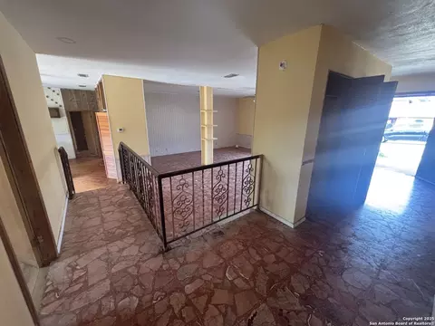Entry Way - 205 Sunset Loop, Laredo, TX 78046 photo 5 of 7