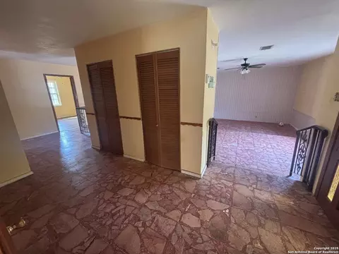 Entry Way - 205 Sunset Loop, Laredo, TX 78046 photo 4 of 7