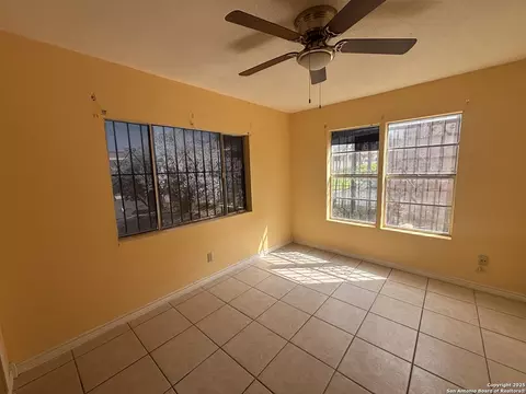 Other - 205 Sunset Loop, Laredo, TX 78046 photo 3 of 11