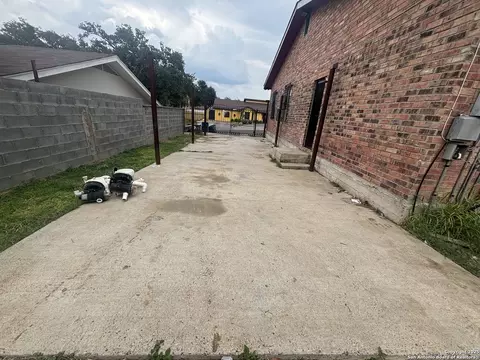 Other - 205 Sunset Loop, Laredo, TX 78046 photo 8 of 11