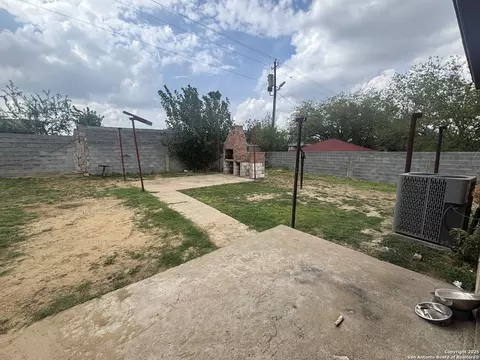 Exterior - 205 Sunset Loop, Laredo, TX 78046 photo 3 of 7