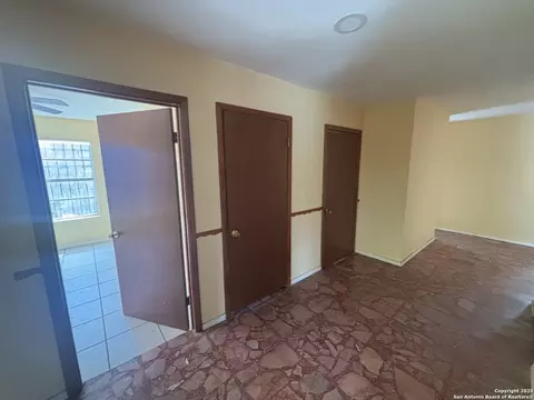Entry Way - 205 Sunset Loop, Laredo, TX 78046 photo 2 of 7
