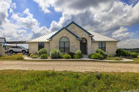 564 Gypsum Mine Rd, Fredericksburg, TX 78624