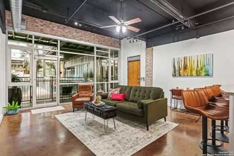 1339 S Flores #106B, San Antonio, TX 78204
