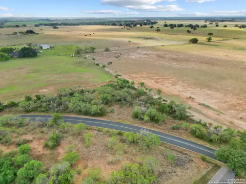 5835 Hardy Rd, Elmendorf, TX 78112