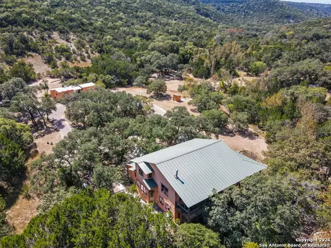 474 Lost Ln, Tarpley, TX 78883