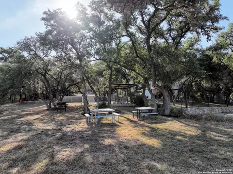 906 Pebble Beach Dr NW, Lakehills, TX 78063