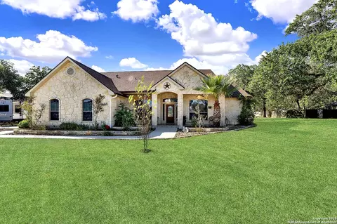 383 Rosewood, La Vernia, TX 78121
