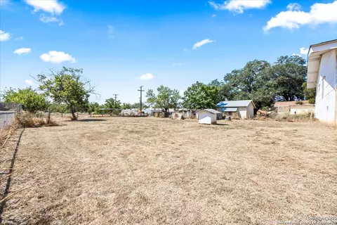 Exterior - 19239 Mcdonald, Lytle, TX 78052 photo 4 of 5