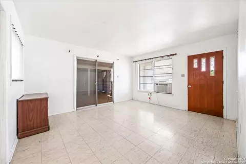 Living - 19239 Mcdonald, Lytle, TX 78052 photo 2 of 3