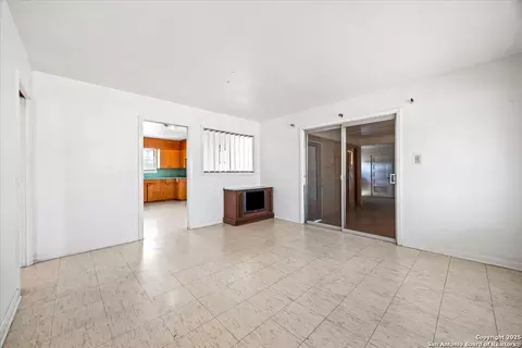 Living - 19239 Mcdonald, Lytle, TX 78052 photo 1 of 3