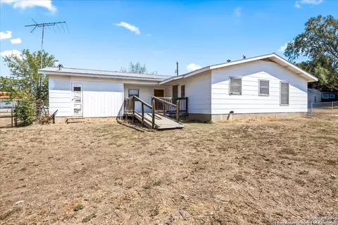 Exterior - 19239 Mcdonald, Lytle, TX 78052 photo 3 of 5