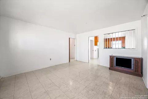 Living - 19239 Mcdonald, Lytle, TX 78052 photo 3 of 3