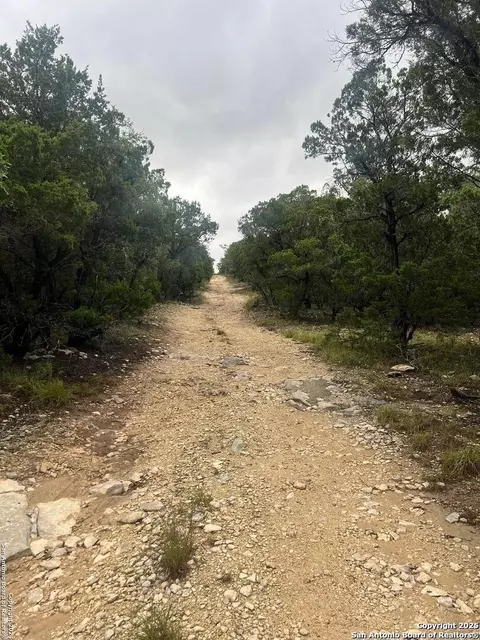 tbd 31st, Lakehills, TX 78063