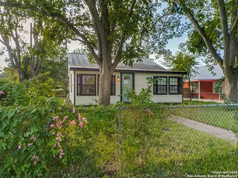 203 W San Antonio, Boerne, TX 78006