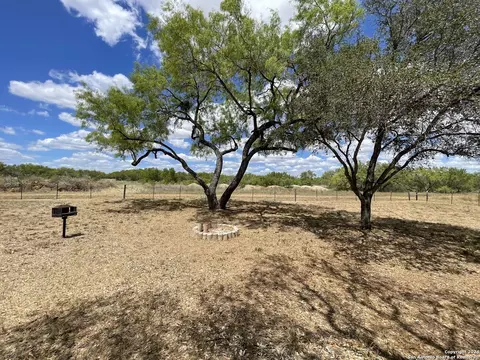 Exterior - 5515 Fm 462, Moore, TX 78057 photo 3 of 4