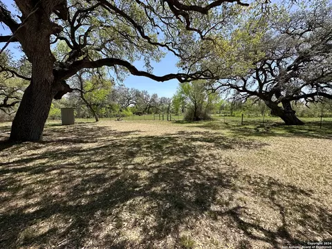 Exterior - 5515 Fm 462, Moore, TX 78057 photo 4 of 4