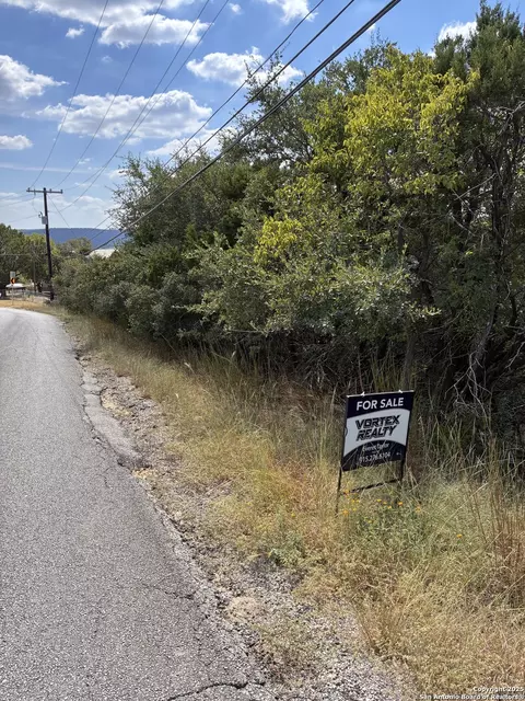 2870 Skyline, Canyon Lake, TX 78133