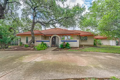 8470 Park Lane Dr, San Antonio, TX 78266