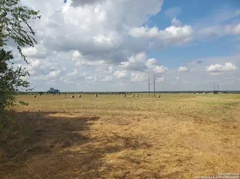 8093 County Road 2400, Moore, TX 78057 photo 10