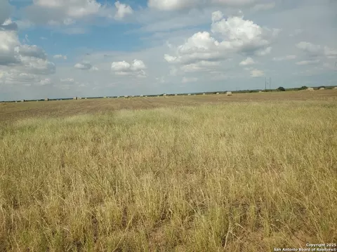 8093 County Road 2400, Moore, TX 78057 photo 9