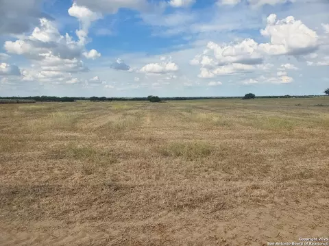 8093 County Road 2400, Moore, TX 78057 photo 4