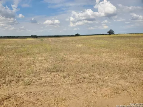 8093 County Road 2400, Moore, TX 78057 photo 5