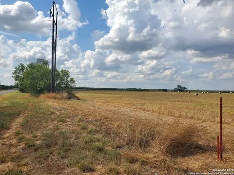 8093 County Road 2400, Moore, TX 78057 photo 12
