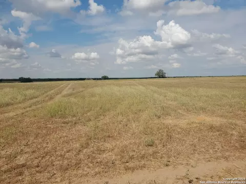 8093 County Road 2400, Moore, TX 78057 photo 6