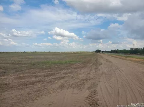 8035 County Road 2400, Moore, TX 78057