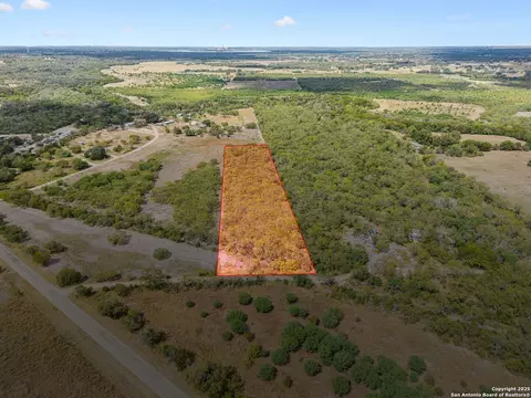 3808 County Road 128, Floresville, TX 78114