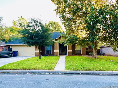 228 Bunker Hl, Pleasanton, TX 78064