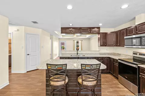 6610 Woodstock, San Antonio, TX 78223