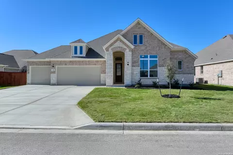 139 Annette Dr, Castroville, TX 78009