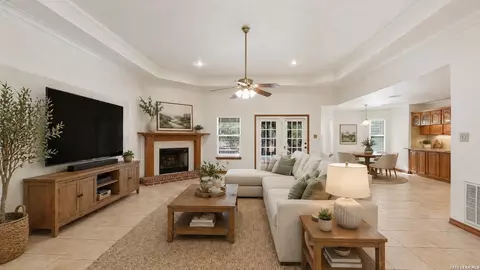 105 Tomahawk, Seguin, TX 78155