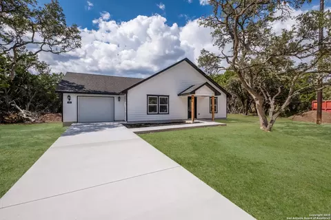 432 Canyon Lake Dr, Bandera, TX 78003