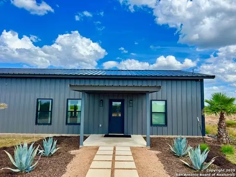 Ih 35, Pearsall, TX 78061