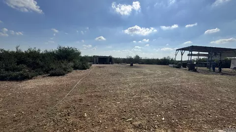 1588 Pr 1688 Four X Rd, Moore, TX 78057 photo 5