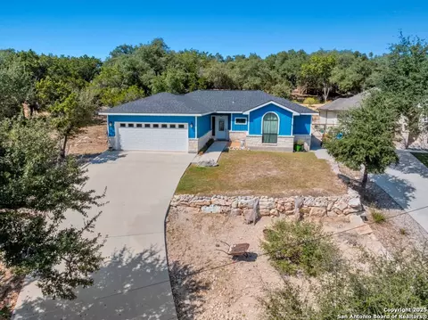 1094 Whispering Hls, Canyon Lake, TX 78133