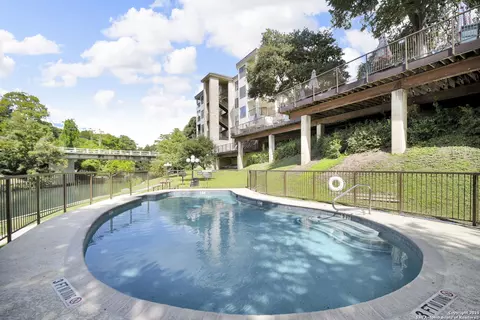 401 W Lincoln #A101, New Braunfels, TX 78130