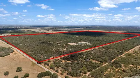 000 Cr 765, Devine, TX 78016