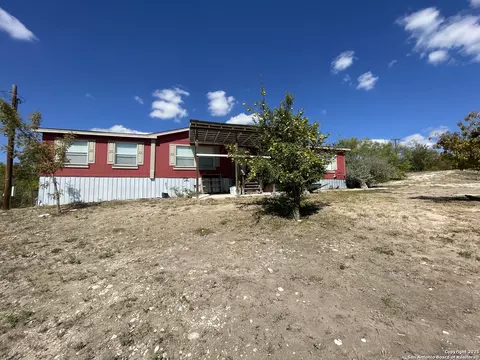 538 County Road 4510, Hondo, TX 78861