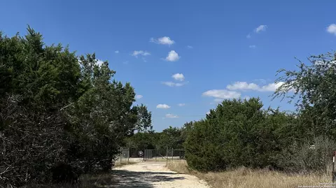 395 Rohrbuch, Pipe Creek, TX 78063