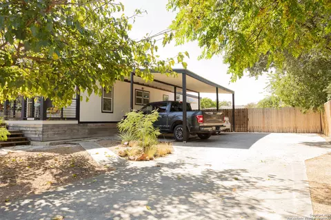 118 Flatrock Ln, Junction, TX 76849